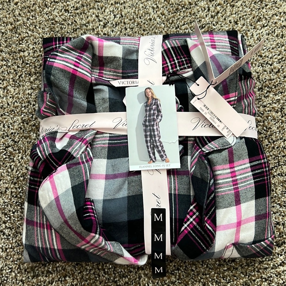NWT VS flannel long PJ set